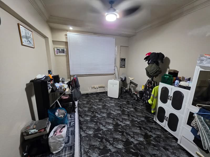 423 Jurong West Avenue 1 HDB Flat For Sale at S$ 430,000 | PropertyGuru Singapore - Study