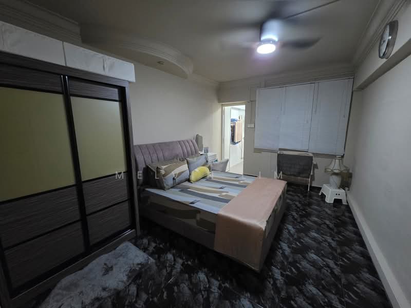 423 Jurong West Avenue 1 HDB Flat For Sale at S$ 430,000 | PropertyGuru Singapore - Bedroom