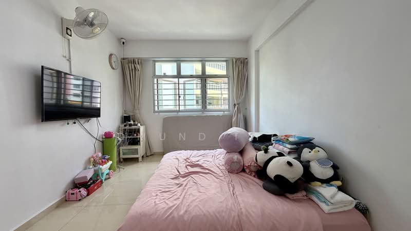 490D Choa Chu Kang Avenue 5, 490D Choa Chu Kang Avenue 5, 3 Bedrooms, 1,216 sqft, HDB Flat For Sale, by Edmund Thor, 500067930 - Master bedroom - PropertyGuru.com.sg