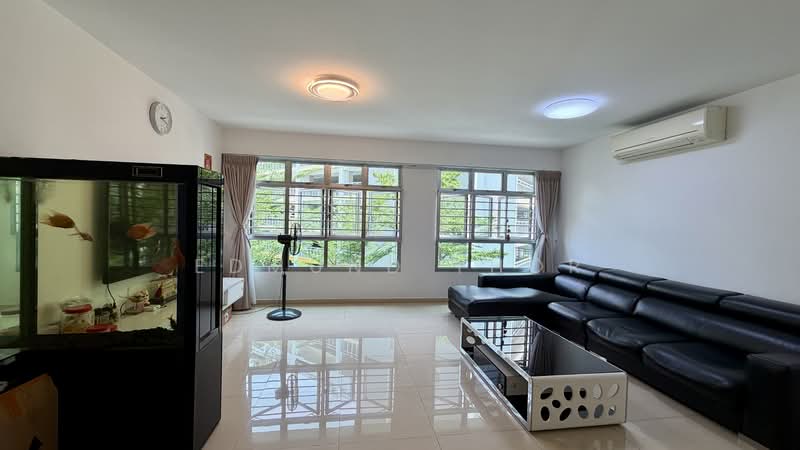 490D Choa Chu Kang Avenue 5, 490D Choa Chu Kang Avenue 5, 3 Bedrooms, 1,216 sqft, HDB Flat For Sale, by Edmund Thor, 500067930 - Living Room - PropertyGuru.com.sg