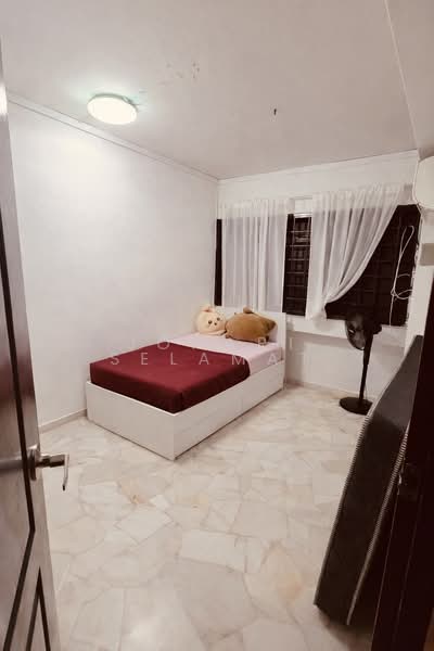 484D Choa Chu Kang Avenue 5 HDB Flat For Sale at S$ 499,000 | PropertyGuru Singapore - Bedroom
