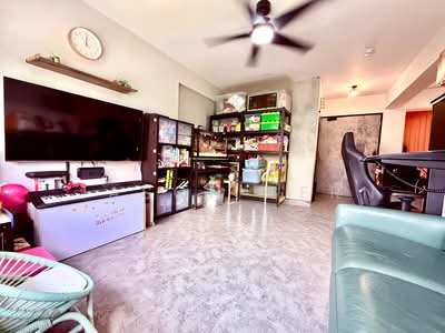 For Sale - 606B Tampines Street 61