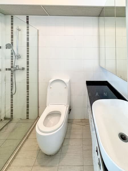 410A Fernvale Road HDB Flat For Sale at S$ 700,000 | PropertyGuru Singapore - Bathroom