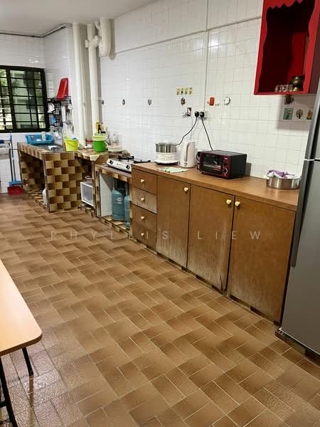 332 Hougang Avenue 5, 332 Hougang Avenue 5, Room Rental, 110 sqft, HDB Flat For Rent, by Phyllis Liew, 500067946 - Kitchen - PropertyGuru.com.sg