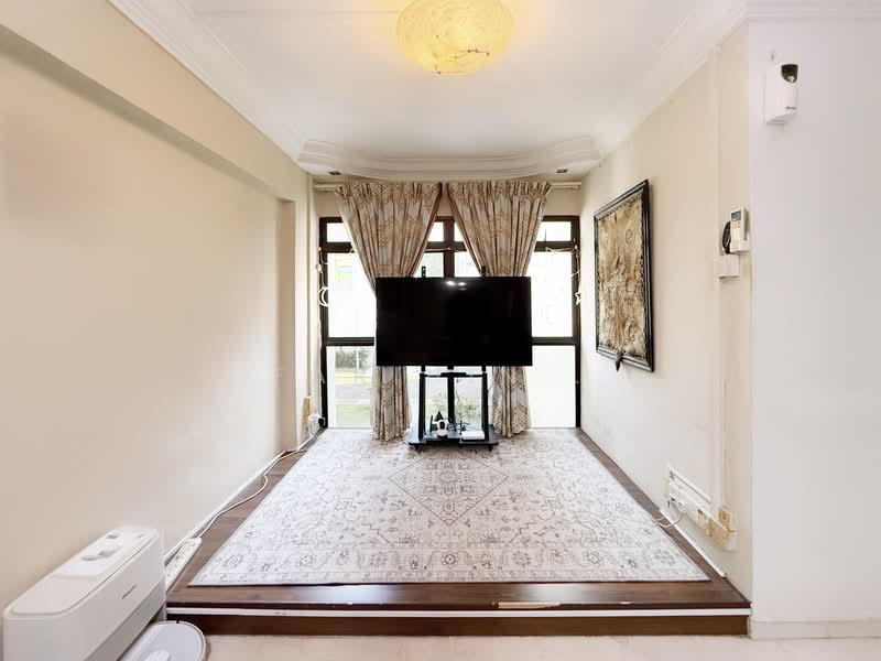 553 Woodlands Drive 44 HDB Flat For Sale at S$ 550,000 | PropertyGuru Singapore - Living Room