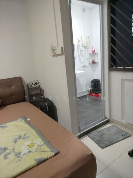 Master Bedroom ensuite Bathroom 