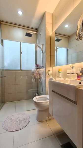 East Coast Residences, 412 Upper East Coast Road, 3 Bedrooms, 1,001 sqft, Condominium For Rent, by Desmond Mok, 500067976 - Bathroom - PropertyGuru.com.sg
