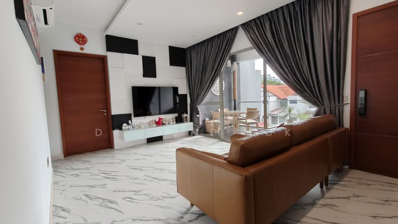 East Coast Residences, 412 Upper East Coast Road, 3 Bedrooms, 1,001 sqft, Condominium For Rent, by Desmond Mok, 500067976 - Living Room - PropertyGuru.com.sg