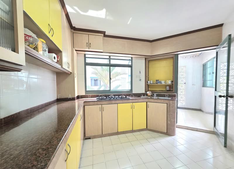 458 Choa Chu Kang Avenue 4 HDB Flat For Sale at S$ 698,888 | PropertyGuru Singapore - Kitchen