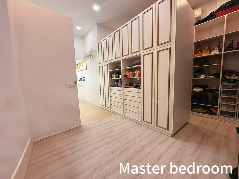 West Coast Gardens Terraced House For Sale at S$ 4,688,888 | PropertyGuru Singapore - Master Bedroom