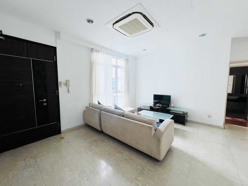 The Champagne, 380 Changi Road, 3 Bedrooms, 1,119 sqft, Apartment For Rent, by Brenda Koh, 500068002 - Living Room - PropertyGuru.com.sg