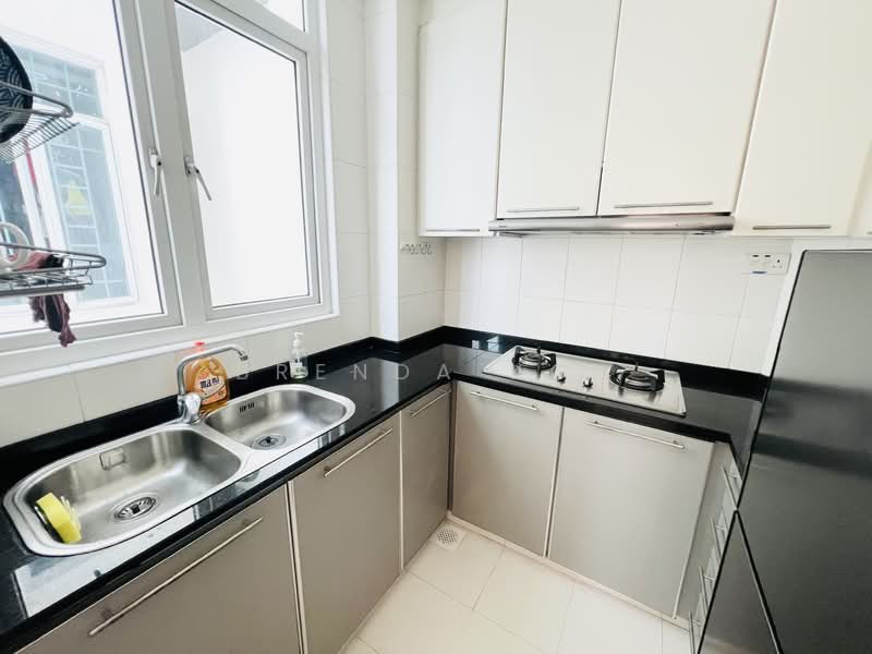 The Champagne, 380 Changi Road, 3 Bedrooms, 1,119 sqft, Apartment For Rent, by Brenda Koh, 500068002 - Kitchen - PropertyGuru.com.sg
