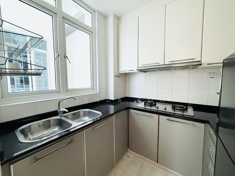 The Champagne, 380 Changi Road, 3 Bedrooms, 1,119 sqft, Apartment For Rent, by Brenda Koh, 500068002 - Kitchen - PropertyGuru.com.sg