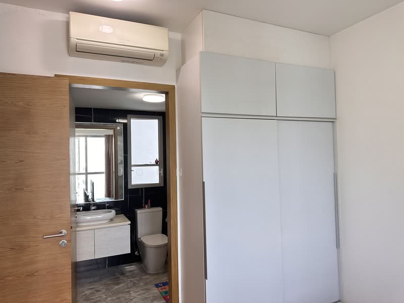 The Santorini, 21 Tampines Street 86, 2 Bedrooms, 721 sqft, Condominium For Rent, by John Chen, 500068007 - Bathroom - PropertyGuru.com.sg