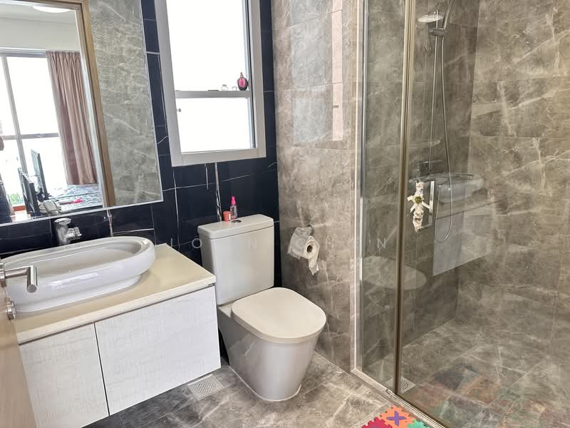 The Santorini, 21 Tampines Street 86, 2 Bedrooms, 721 sqft, Condominium For Rent, by John Chen, 500068007 - Bathroom - PropertyGuru.com.sg