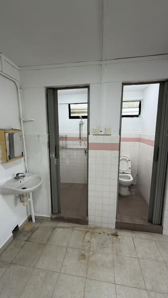 111 Ho Ching Road, 111 Ho Ching Road, 2 Bedrooms, 732 sqft, HDB Flat For Sale, by Christopher Lee BH, 500068011 - Bathroom - PropertyGuru.com.sg