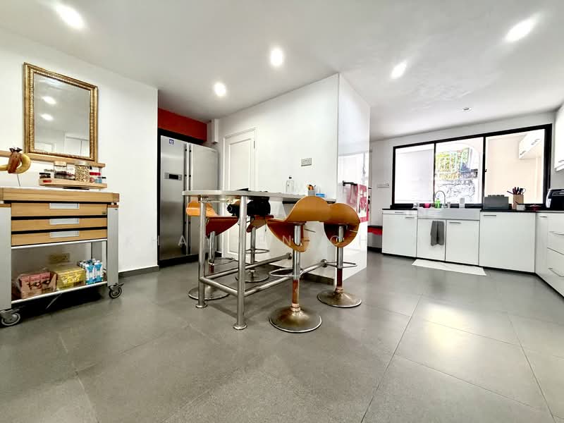 Cheng Soon Garden Semi-Detached House For Sale at S$ 7,500,000 | PropertyGuru Singapore - Kitchen