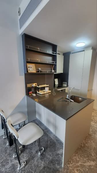 Riviere Condominium For Sale at S$ 1,650,000 | PropertyGuru Singapore - Kitchen