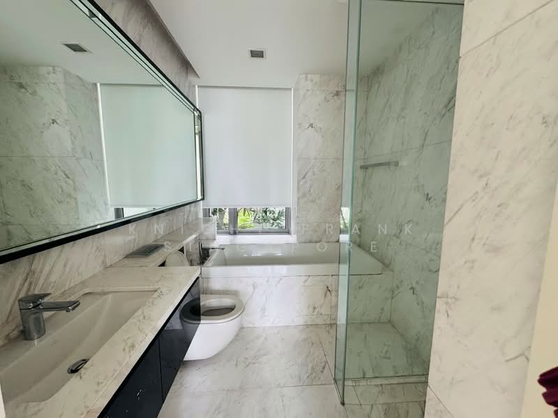 Marina Collection Condominium For Sale at S$ 3,088,000 | PropertyGuru Singapore - Bathroom