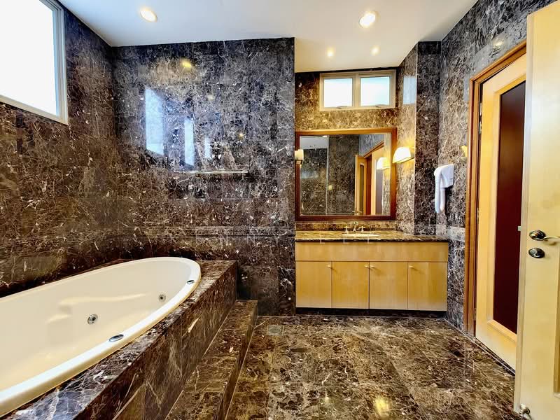 Villas Holland, 4 Bukit Sedap Road, 6 Bedrooms, 12,486 sqft, Good Class Bungalow For Rent, by Kenny Lee, 500068049 - Level 1 - Master Room Ensuite Bath - PropertyGuru.com.sg