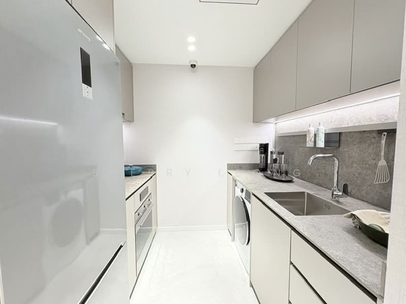 Nava Grove, 38 Pine Grove, 2 Bedrooms, 786 sqft, Condominium For Sale, by Sherry Leong, 500068053 - Kitchen - PropertyGuru.com.sg