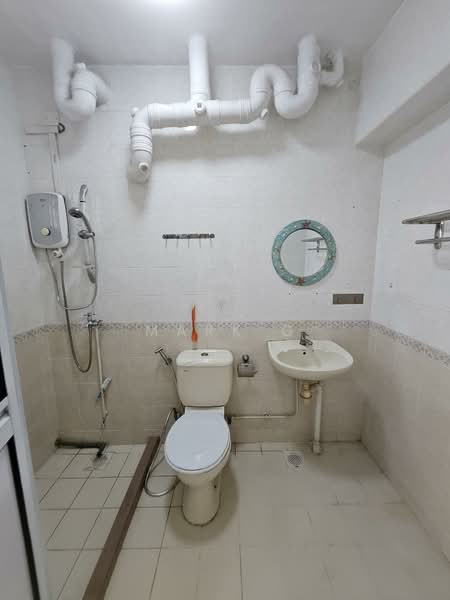 692B Choa Chu Kang Crescent, 692B Choa Chu Kang Crescent, 3 Bedrooms, 968 sqft, HDB Flat For Rent, by Mark G, 500068056 - Bathroom - PropertyGuru.com.sg
