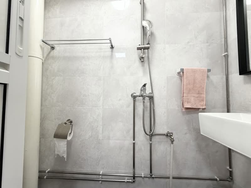 231 Bishan Street 23 HDB Flat For Sale at S$ 1,328,000 | PropertyGuru Singapore - Bathroom