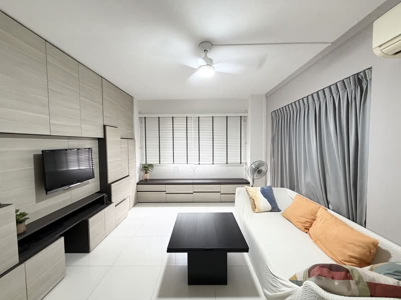 231 Bishan Street 23 HDB Flat For Sale at S$ 1,328,000 | PropertyGuru Singapore - Living Room