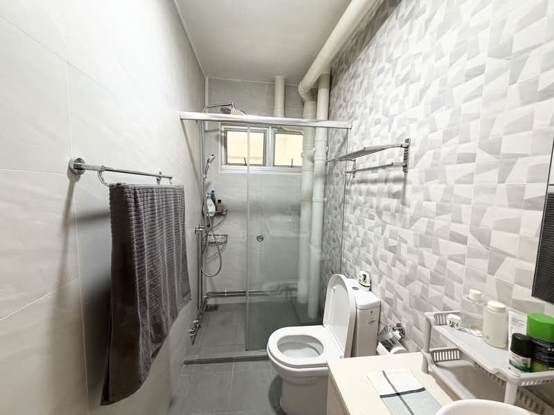 231 Bishan Street 23 HDB Flat For Sale at S$ 1,328,000 | PropertyGuru Singapore - Bathroom