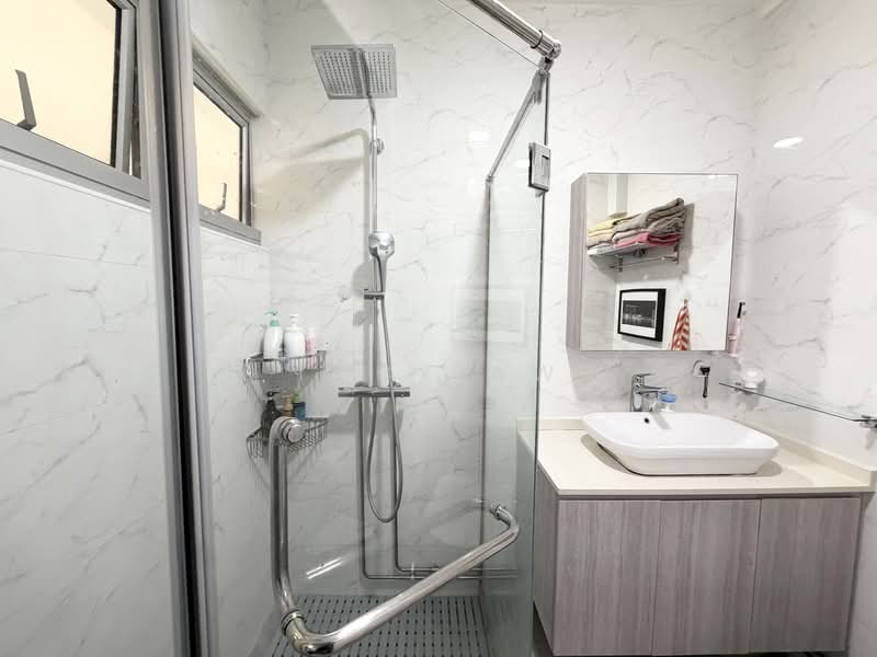 231 Bishan Street 23 HDB Flat For Sale at S$ 1,328,000 | PropertyGuru Singapore - Bathroom