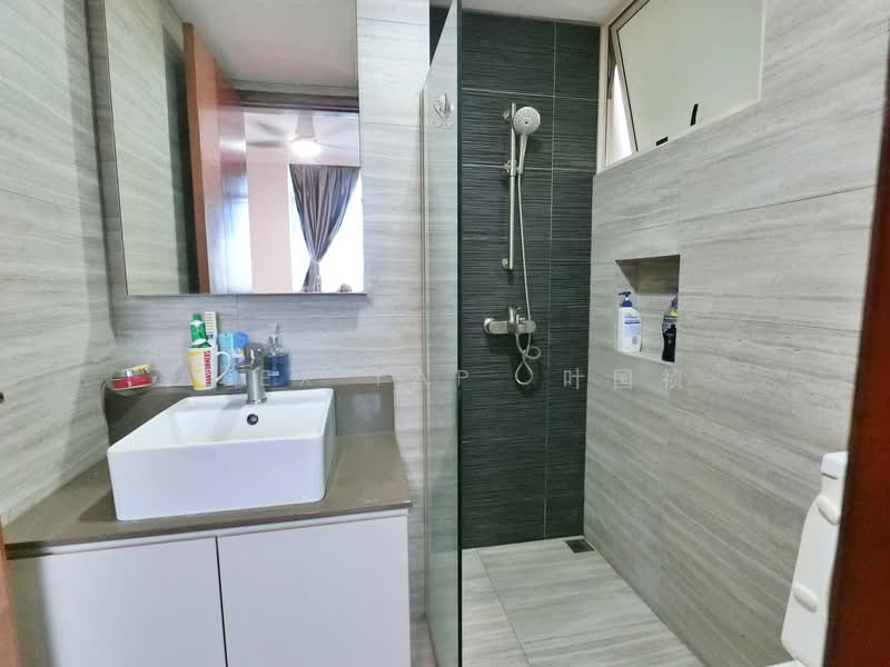 Compass Heights Condominium For Sale at S$ 2,180,000 | PropertyGuru Singapore - Bathroom