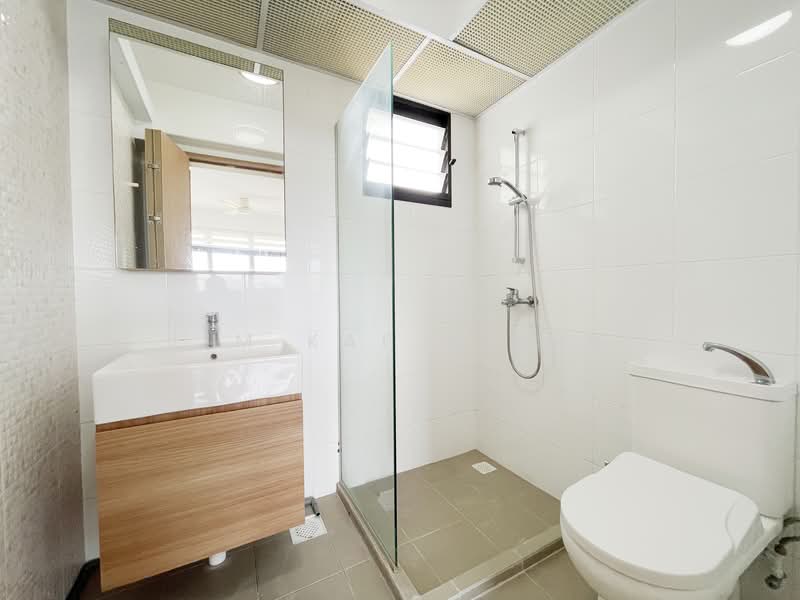 547A Bedok North Avenue 1, 547A Bedok North Avenue 1, 2 Bedrooms, 731 sqft, HDB Flat For Rent, by Lim Kai Vearn, 500068099 - Bathroom - PropertyGuru.com.sg