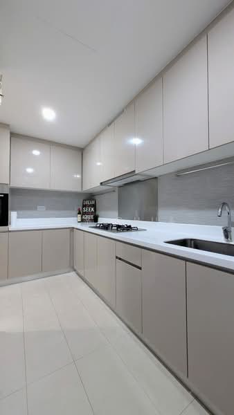 Blossom Residences, 30 Segar Road, 3 Bedrooms, 969 sqft, Executive Condominium For Rent, by Ray Chua, 500068101 - Kitchen - PropertyGuru.com.sg