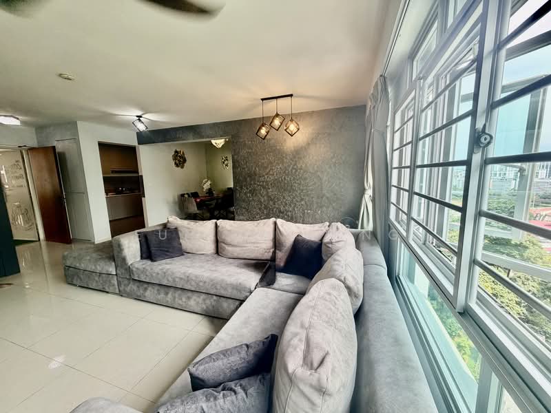 184A Woodlands Street 13 HDB Flat For Sale at S$ 825,000 | PropertyGuru Singapore - Living Room