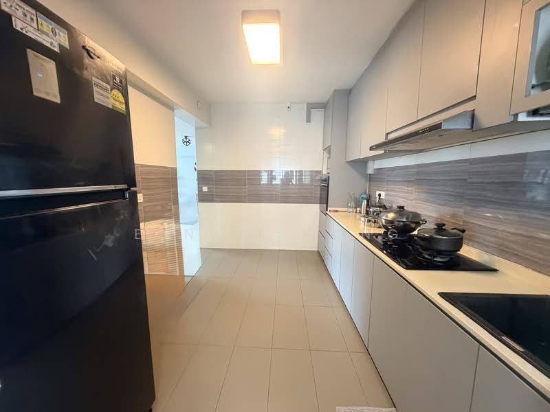 184A Woodlands Street 13 HDB Flat For Sale at S$ 825,000 | PropertyGuru Singapore - Kitchen