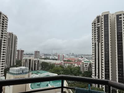 For Sale - High Floor 2 Bedrooms. Serious Seller, Offer Today to Enjoy the New Bayshore Area.