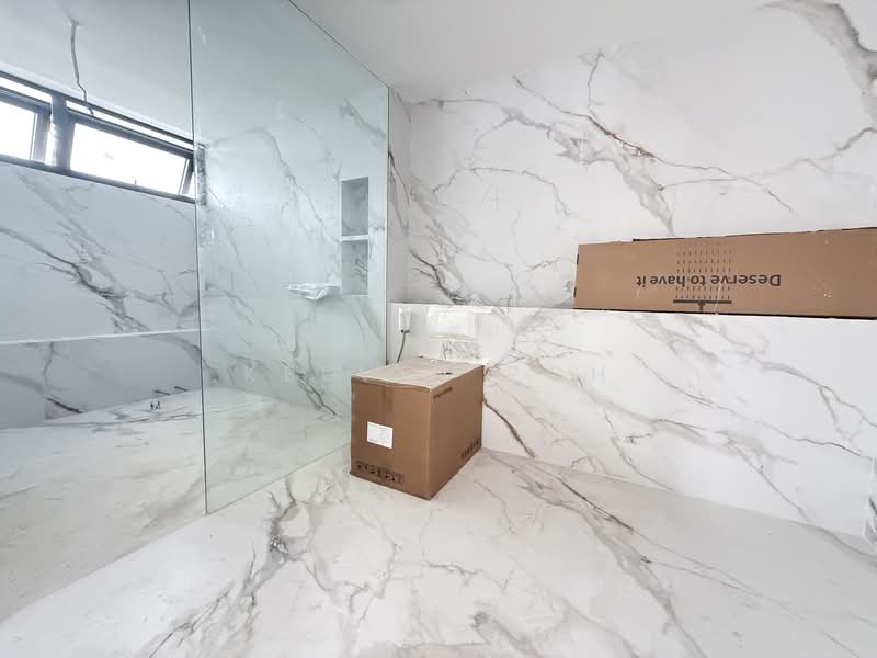 Taman sireh, Taman sireh, 6 Bedrooms, 8,147 sqft, Corner Terrace For Sale, by Kelvin Poh, 500068133 - Bathroom - PropertyGuru.com.sg