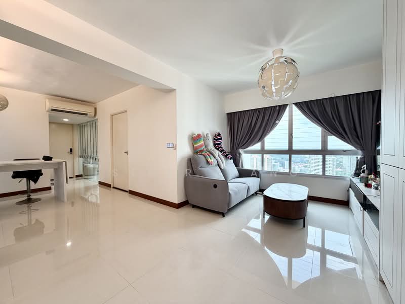 130B Lorong 1 Toa Payoh HDB Flat For Sale at S$ 1,100,000 | PropertyGuru Singapore - Living Room