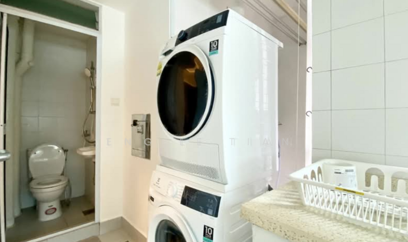 Pasadena Condominium For Sale at S$ 2,750,000 | PropertyGuru Singapore - Bathroom