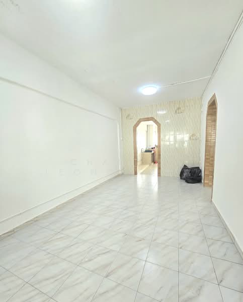 703 Hougang Avenue 2 HDB Flat For Sale at S$ 470,000 | PropertyGuru Singapore