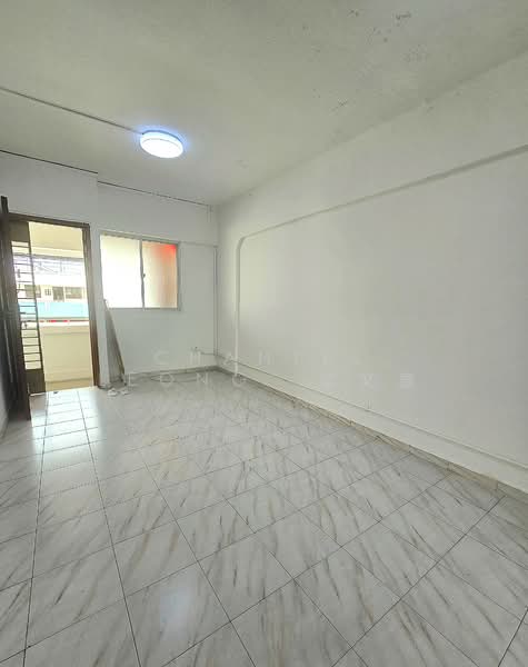 703 Hougang Avenue 2 HDB Flat For Sale at S$ 470,000 | PropertyGuru Singapore - Interior