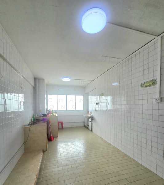703 Hougang Avenue 2 HDB Flat For Sale at S$ 470,000 | PropertyGuru Singapore - Interior