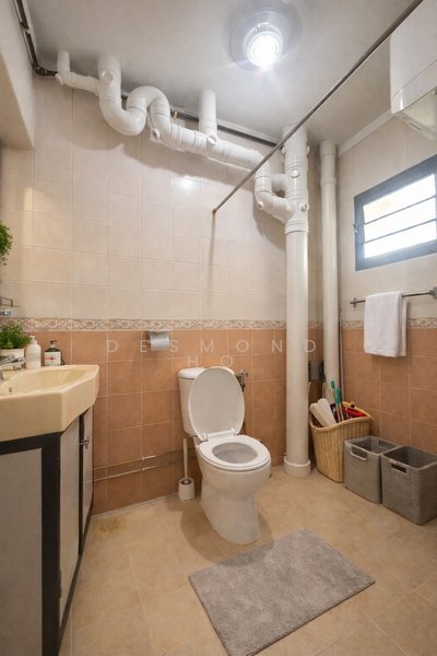 262A Compassvale Street, 262A Compassvale Street, 3 Bedrooms, 1,183 sqft, HDB Flat For Rent, by Desmond Ho, 500068159 - Bathroom - PropertyGuru.com.sg
