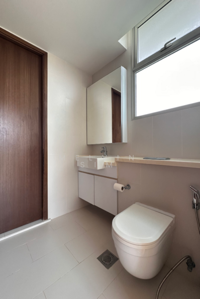 Naung Residence Apartment For Sale at S$ 950,000 | PropertyGuru Singapore - Bathroom