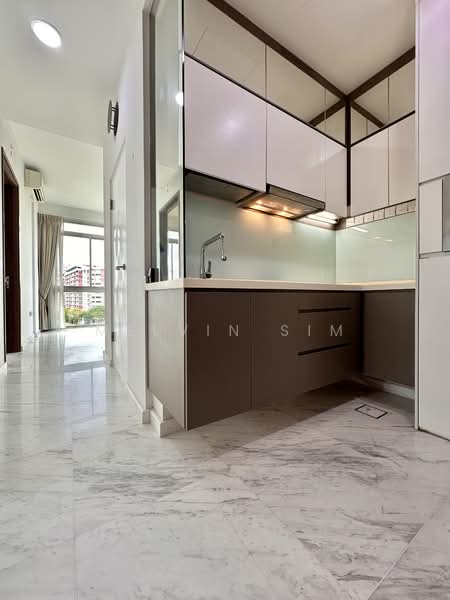 Naung Residence Apartment For Sale at S$ 950,000 | PropertyGuru Singapore - Kitchen