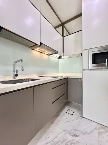Naung Residence Apartment For Sale at S$ 950,000 | PropertyGuru Singapore - Kitchen