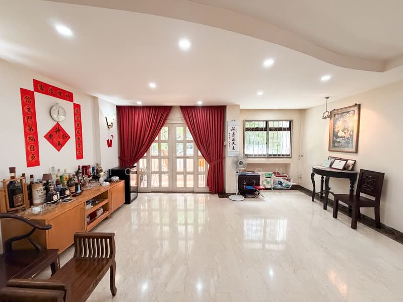 288D Jurong East Street 21 HDB Flat For Sale at S$ 850,000 | PropertyGuru Singapore - Living Room