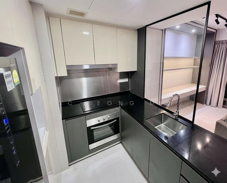 Hedges Park Condominium, 89 Flora Drive, 2 Bedrooms, 797 sqft, Condominium For Sale, by Eric Leong M.Y., 500068237 - Kitchen - PropertyGuru.com.sg