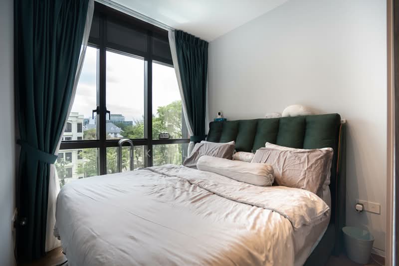 Juniper Hill Condominium For Sale at S$ 2,150,000 | PropertyGuru Singapore - Bedroom