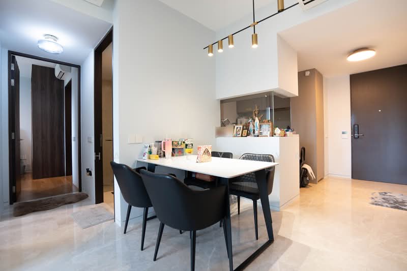Juniper Hill Condominium For Sale at S$ 2,150,000 | PropertyGuru Singapore - Dining Room